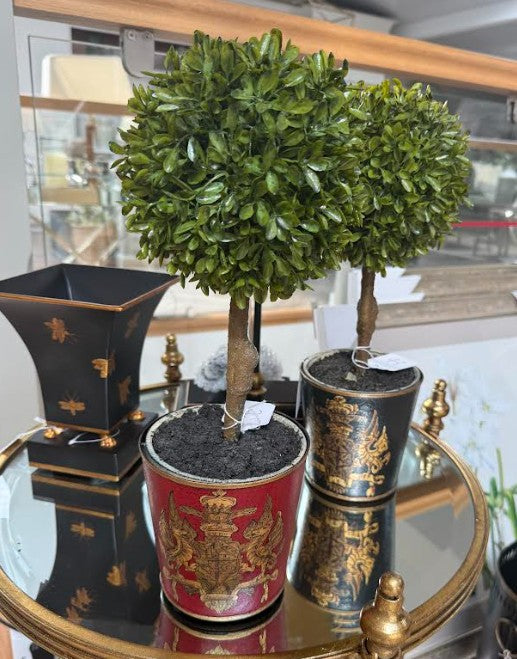 Coat of Arms Planter - Black